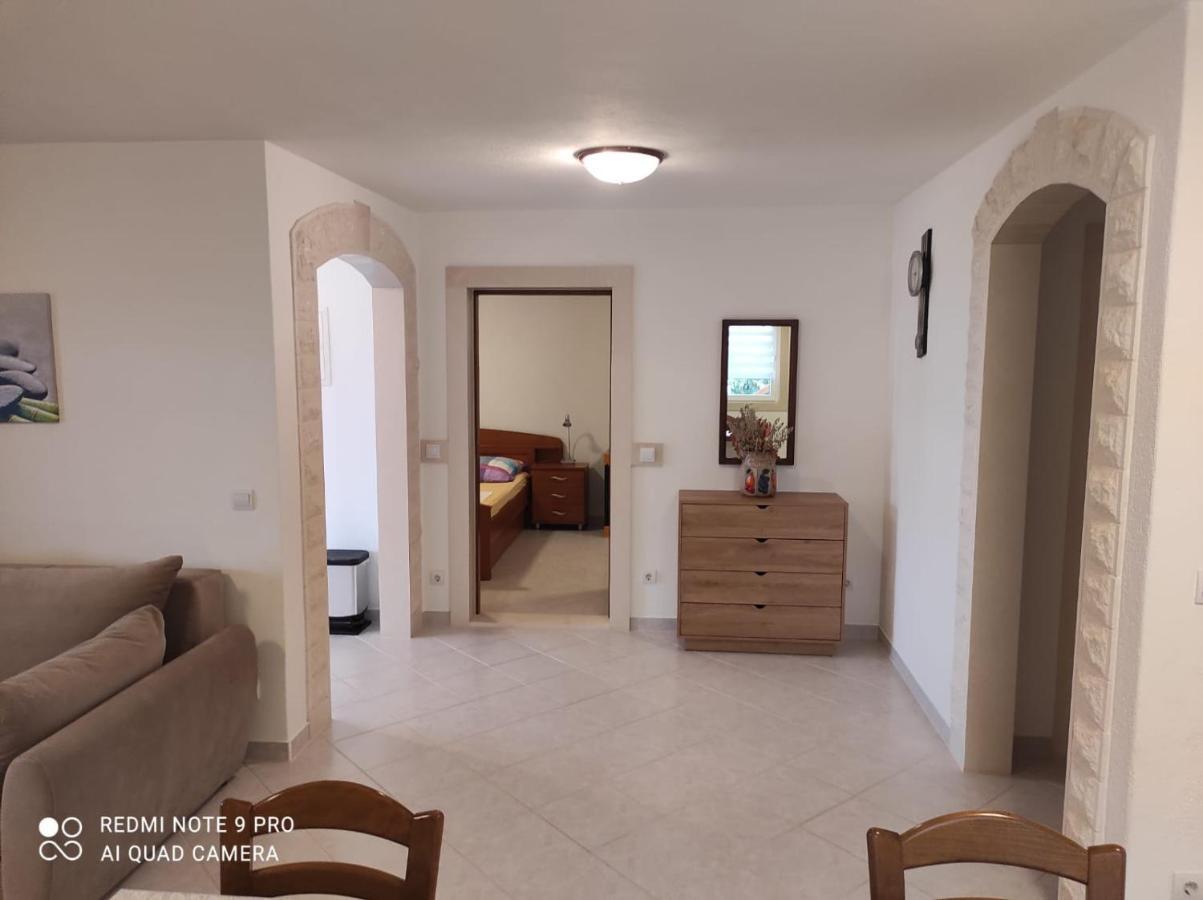Apartments Marko Sutivan Insel Brac Extérieur photo