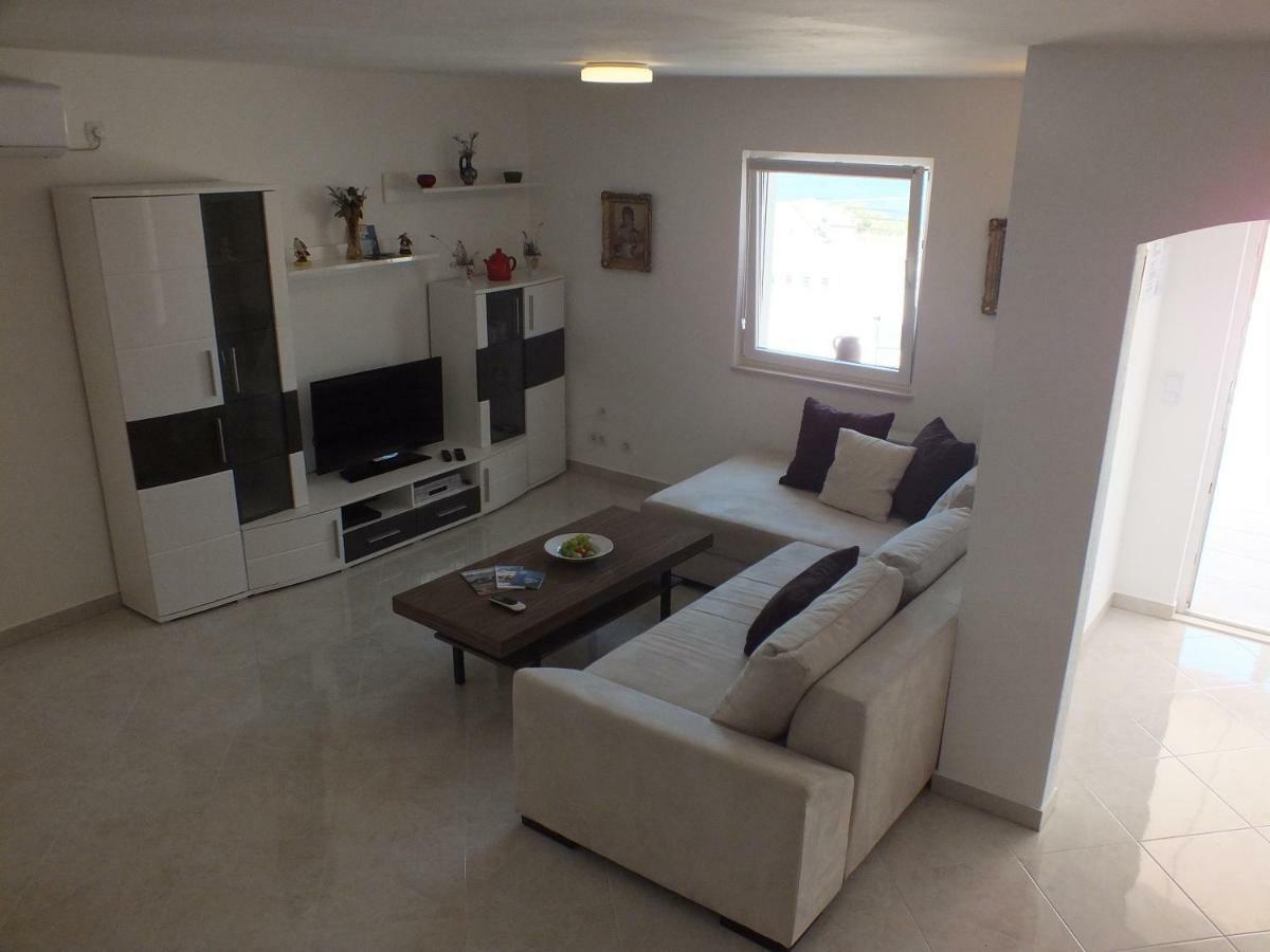 Apartments Marko Sutivan Insel Brac Extérieur photo