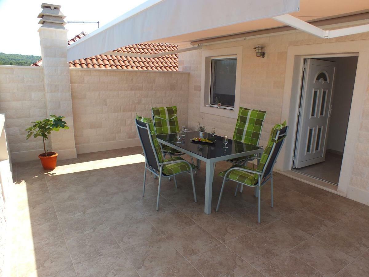 Apartments Marko Sutivan Insel Brac Extérieur photo