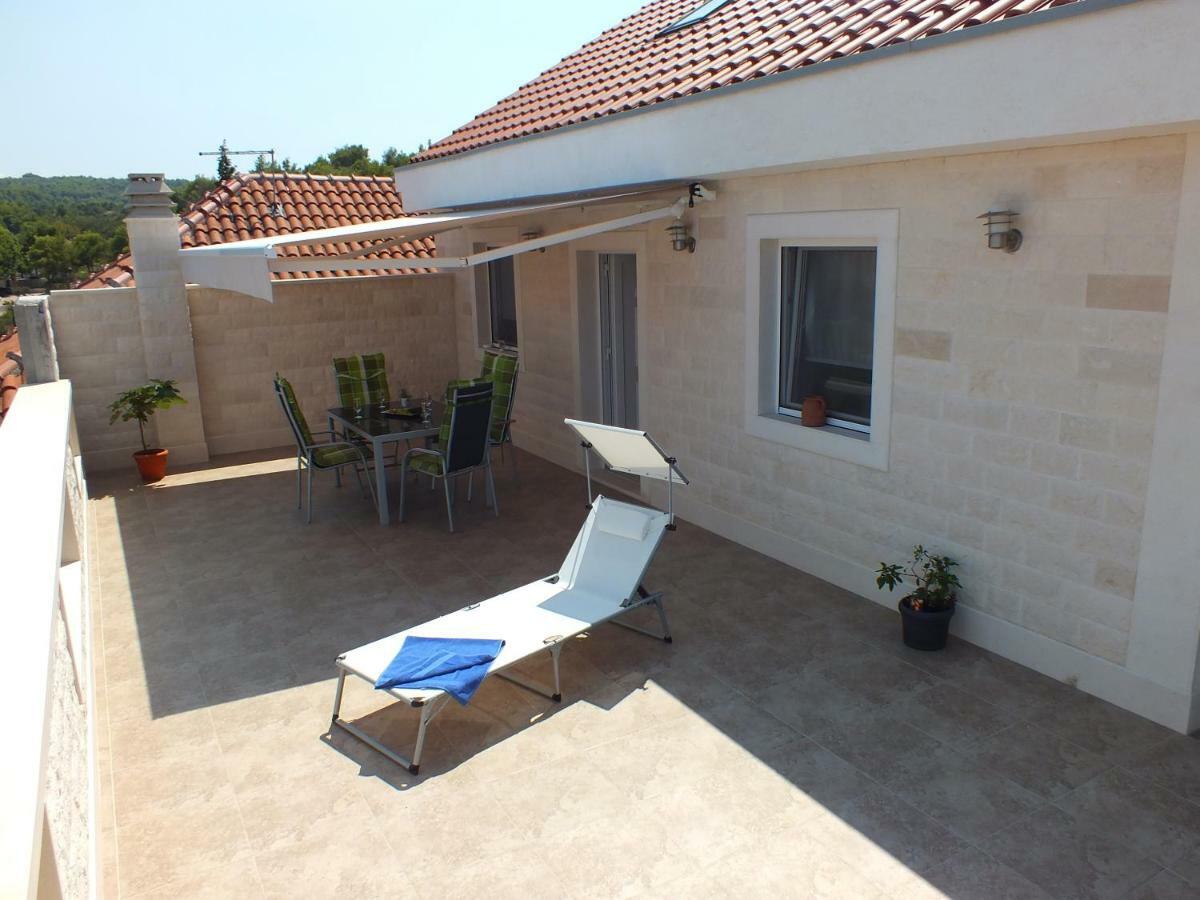 Apartments Marko Sutivan Insel Brac Extérieur photo