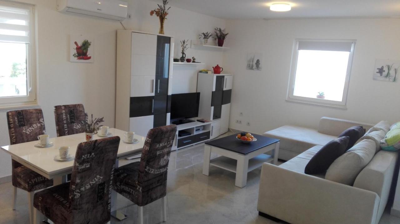 Apartments Marko Sutivan Insel Brac Extérieur photo
