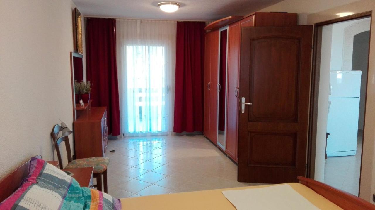 Apartments Marko Sutivan Insel Brac Extérieur photo